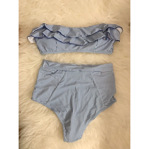 ✿ Ruffle Bandeau Bikini Set ✿ - Picture 3 of 7